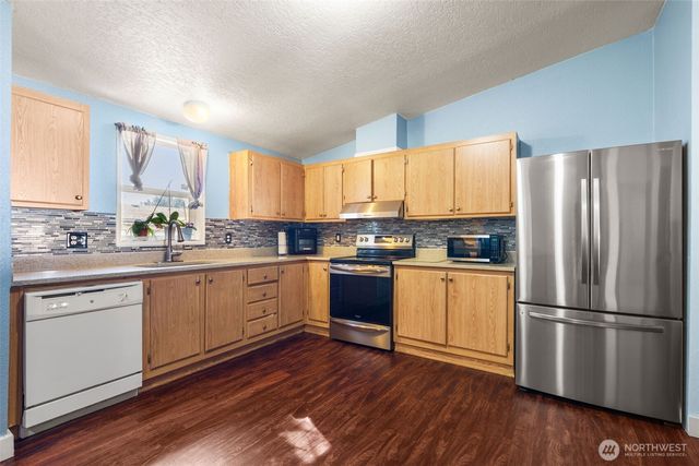 1024 Lincoln Avenue E, Tenino, WA 98589