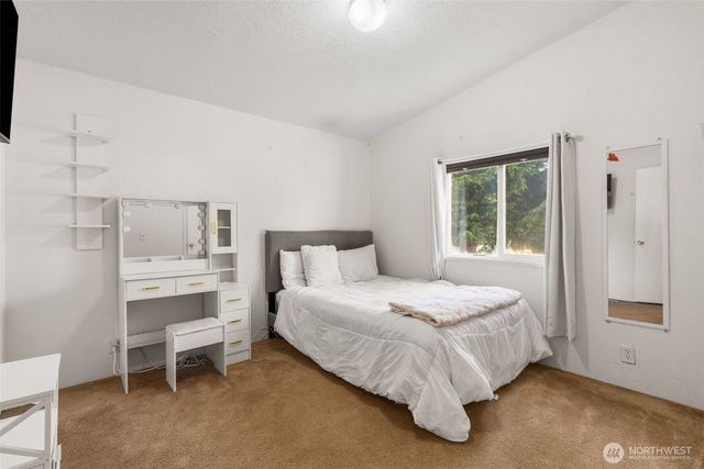 1024 Lincoln Avenue E, Tenino, WA 98589