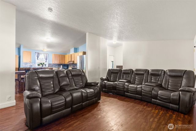 1024 Lincoln Avenue E, Tenino, WA 98589
