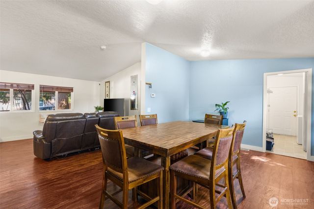 1024 Lincoln Avenue E, Tenino, WA 98589