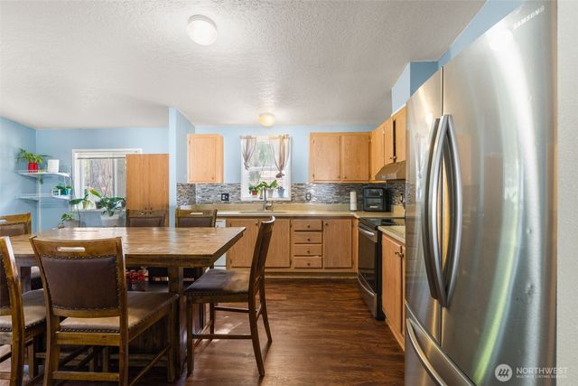 1024 Lincoln Avenue E, Tenino, WA 98589