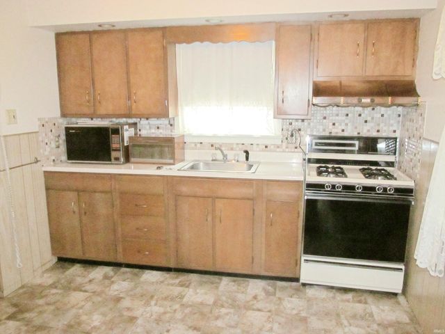 1920 Prospect Street, South Bend, IN 46613