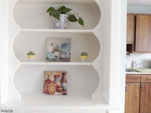 585 Mountainview Dr, North Plainfield Boro, NJ 07063