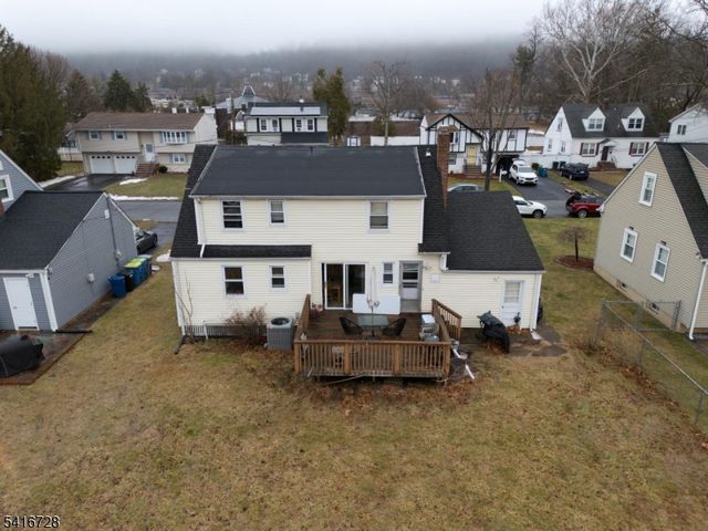 585 Mountainview Dr, North Plainfield Boro, NJ 07063