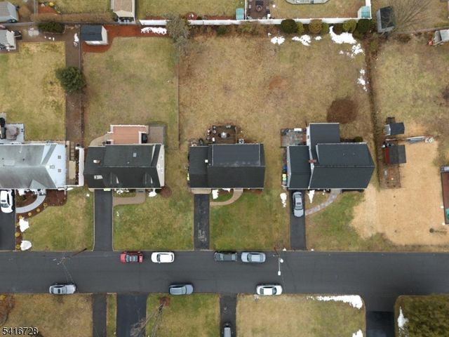 585 Mountainview Dr, North Plainfield Boro, NJ 07063