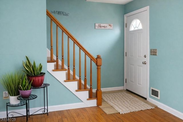 585 Mountainview Dr, North Plainfield Boro, NJ 07063