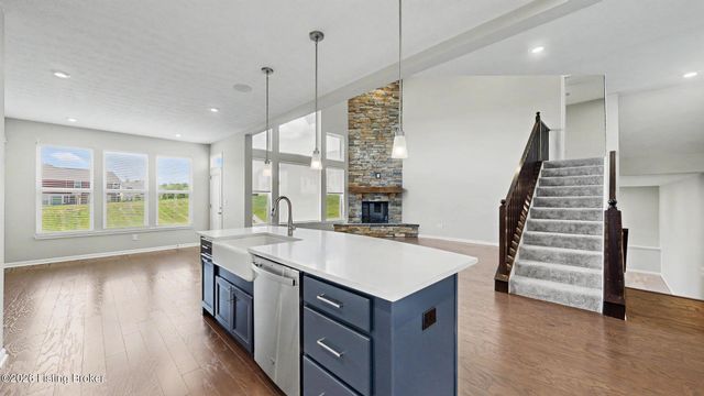 15802 Stonehouse Ct, Louisville, KY 40245