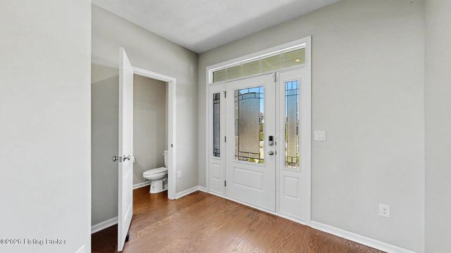15802 Stonehouse Ct, Louisville, KY 40245