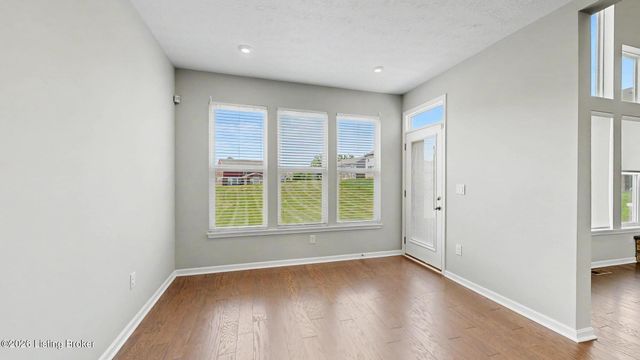 15802 Stonehouse Ct, Louisville, KY 40245