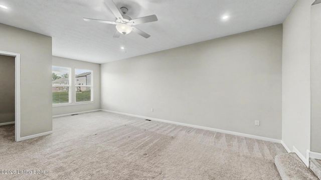 15802 Stonehouse Ct, Louisville, KY 40245