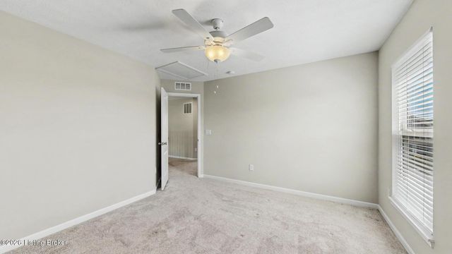 15802 Stonehouse Ct, Louisville, KY 40245