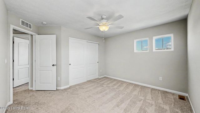 15802 Stonehouse Ct, Louisville, KY 40245
