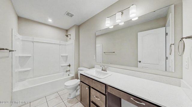 15802 Stonehouse Ct, Louisville, KY 40245