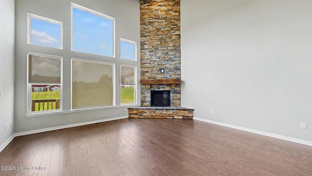 15802 Stonehouse Ct, Louisville, KY 40245