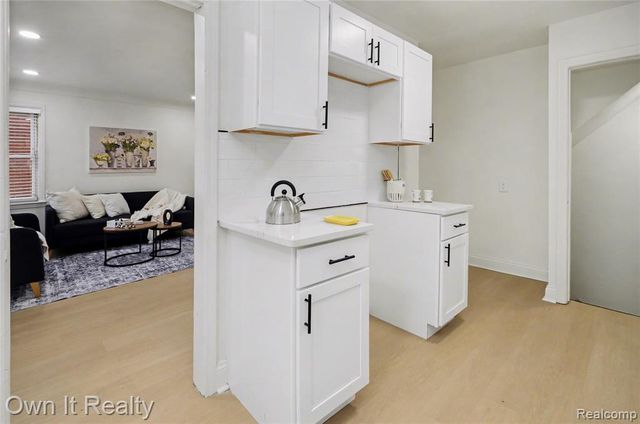 20190 Stansbury Street, Detroit, MI 48235