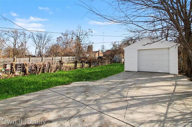 20190 Stansbury Street, Detroit, MI 48235