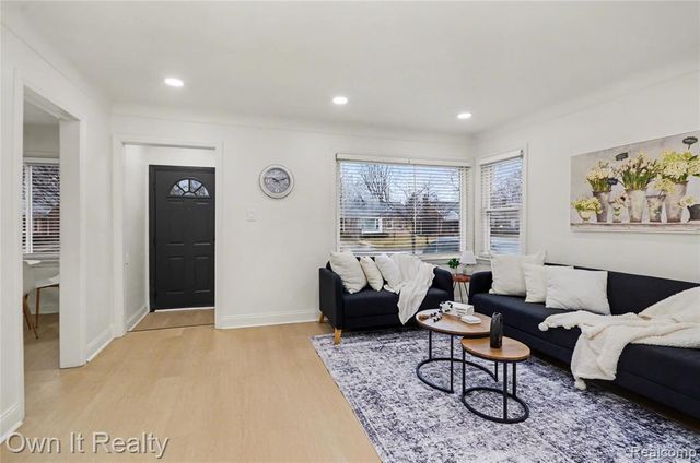 20190 Stansbury Street, Detroit, MI 48235