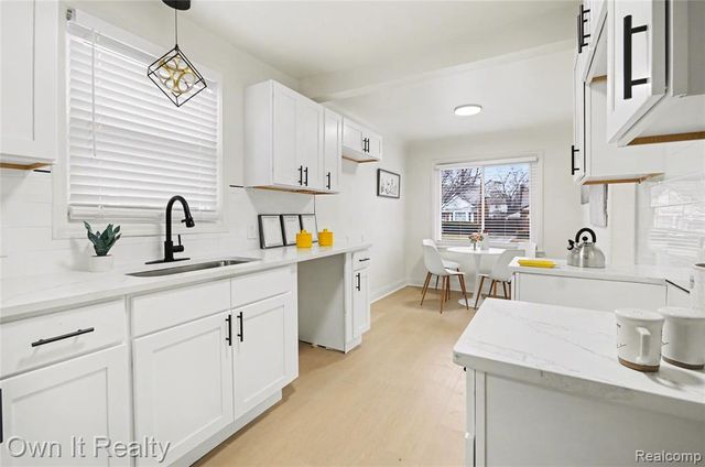 20190 Stansbury Street, Detroit, MI 48235