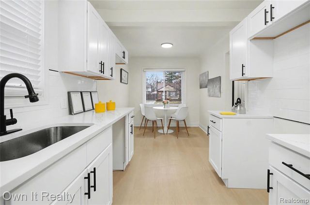 20190 Stansbury Street, Detroit, MI 48235