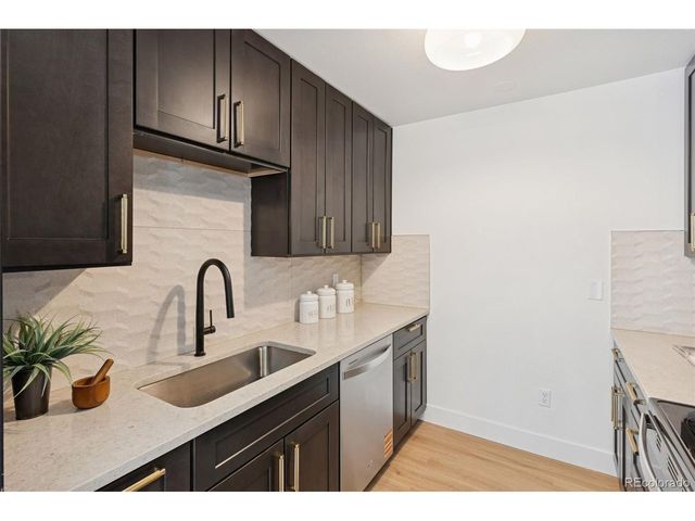 1454 W Lake Ave, Littleton, CO 80120