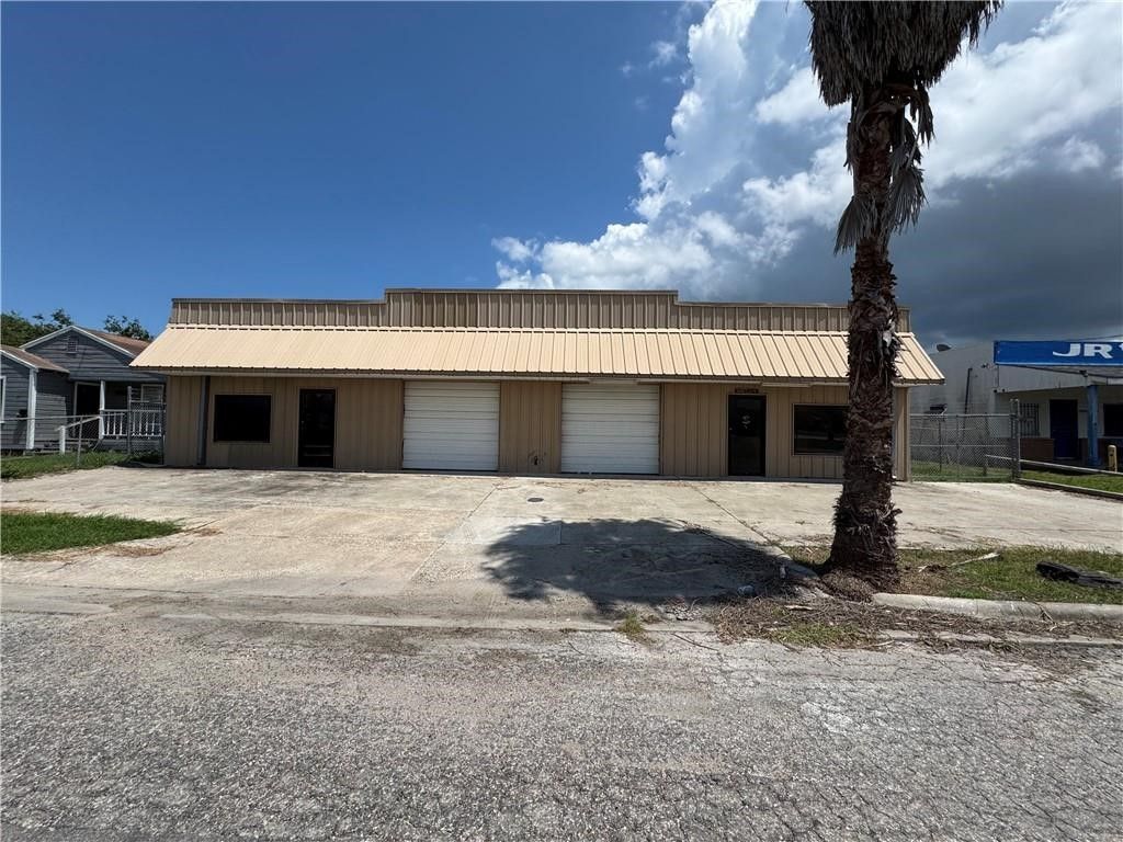 2828 Cleo St, Corpus Christi, TX 78405 — photo 3