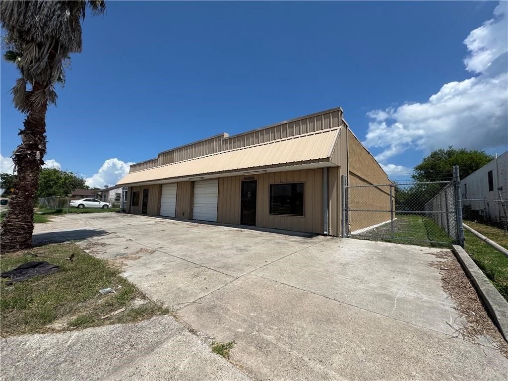 2828 Cleo St, Corpus Christi, TX 78405 — photo 4