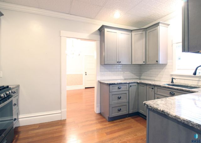 1302 S Dakota Ave Avenue, Sioux Falls, SD 57105