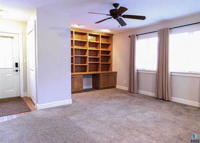 1302 S Dakota Ave Avenue, Sioux Falls, SD 57105