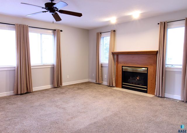 1302 S Dakota Ave Avenue, Sioux Falls, SD 57105