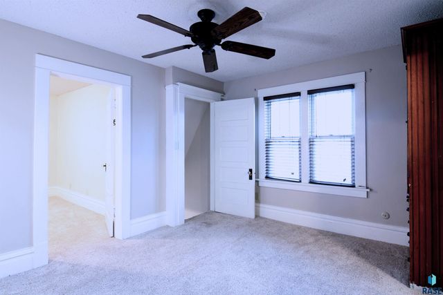 1302 S Dakota Ave Avenue, Sioux Falls, SD 57105