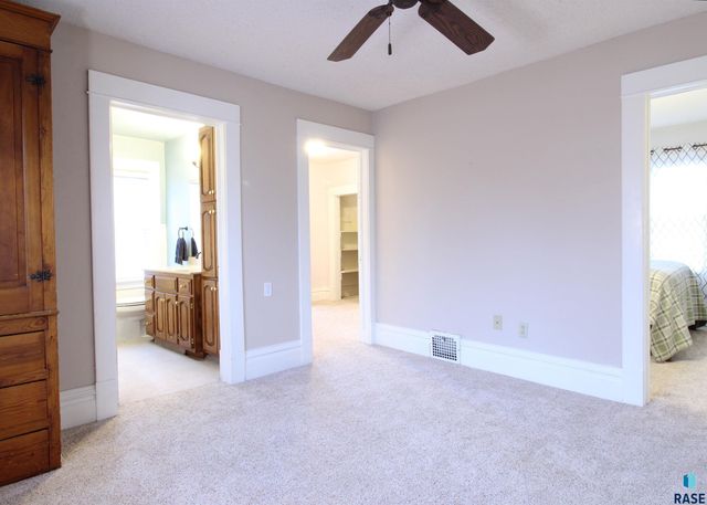 1302 S Dakota Ave Avenue, Sioux Falls, SD 57105