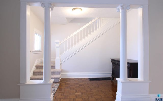 1302 S Dakota Ave Avenue, Sioux Falls, SD 57105