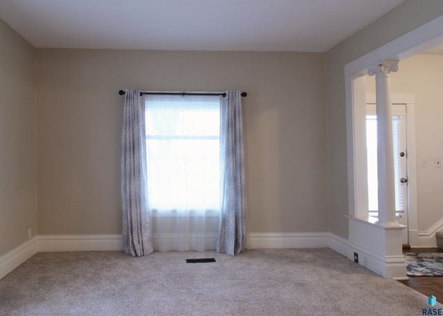 1302 S Dakota Ave Avenue, Sioux Falls, SD 57105