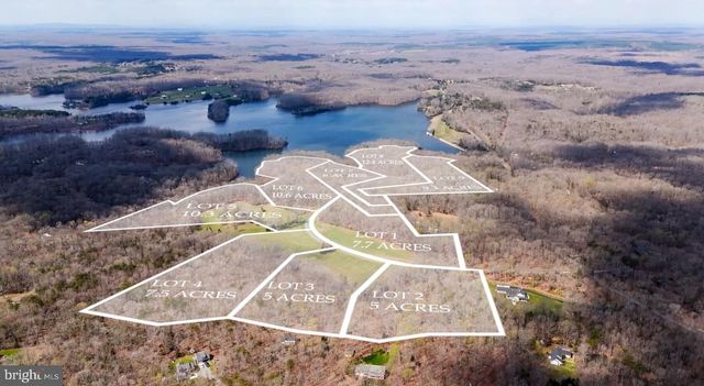 8639 ROSNI WAY, Fredericksburg, VA 22407