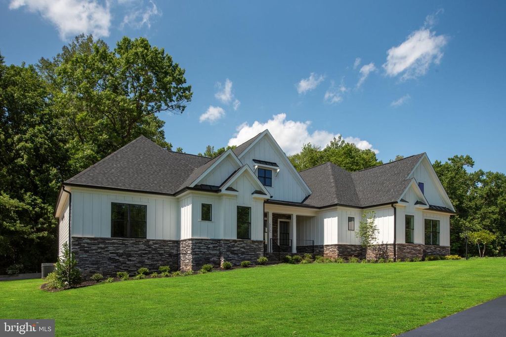 8639 ROSNI WAY, Fredericksburg, VA 22407