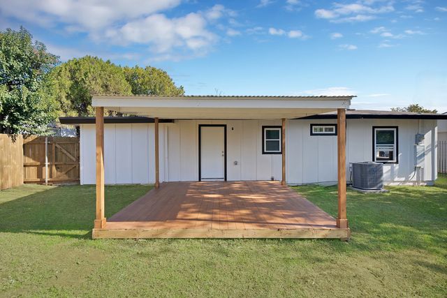 3404 GRIGGS Avenue, Fort Worth, TX 76119