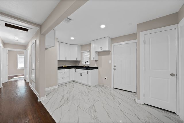 3404 GRIGGS Avenue, Fort Worth, TX 76119