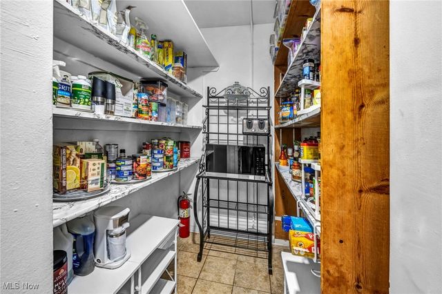 13800 Fairhill Road 520, Shaker Heights, OH 44120