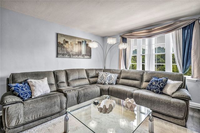 13800 Fairhill Road 520, Shaker Heights, OH 44120