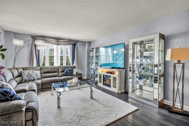 13800 Fairhill Road 520, Shaker Heights, OH 44120