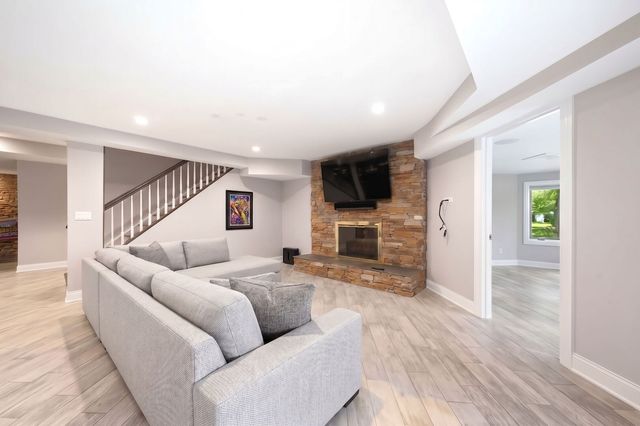 2015 N Northumberland Pass, Palatine, IL 60074