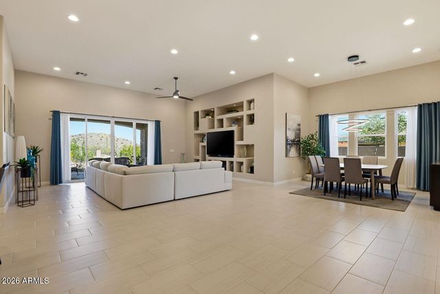 18278 W SANTA ALBERTA Lane, Goodyear, AZ 85338