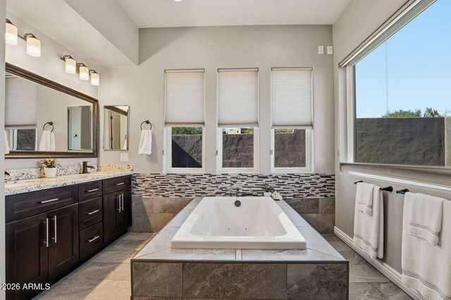 18278 W SANTA ALBERTA Lane, Goodyear, AZ 85338