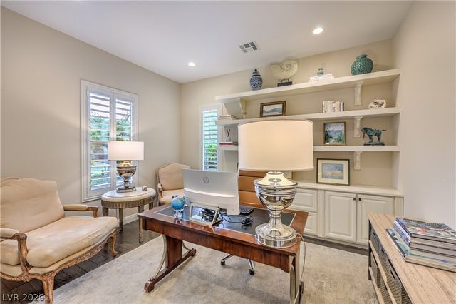 6842 Regency Crest Avenue, Las Vegas, NV 89148