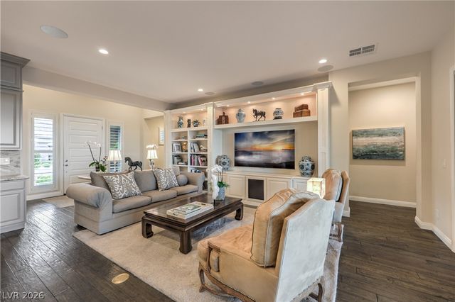 6842 Regency Crest Avenue, Las Vegas, NV 89148