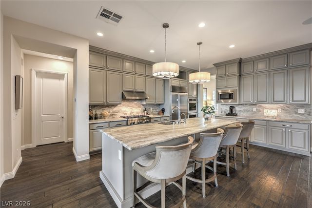 6842 Regency Crest Avenue, Las Vegas, NV 89148