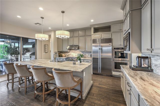 6842 Regency Crest Avenue, Las Vegas, NV 89148