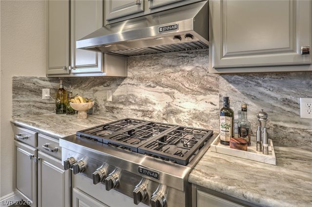 6842 Regency Crest Avenue, Las Vegas, NV 89148