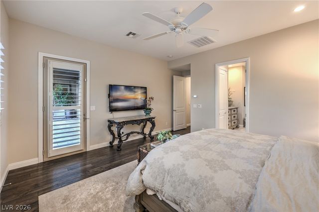 6842 Regency Crest Avenue, Las Vegas, NV 89148