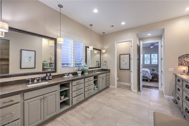 6842 Regency Crest Avenue, Las Vegas, NV 89148